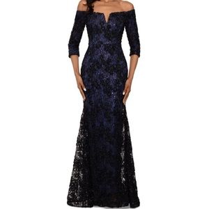 Xscape lacy overshoulder